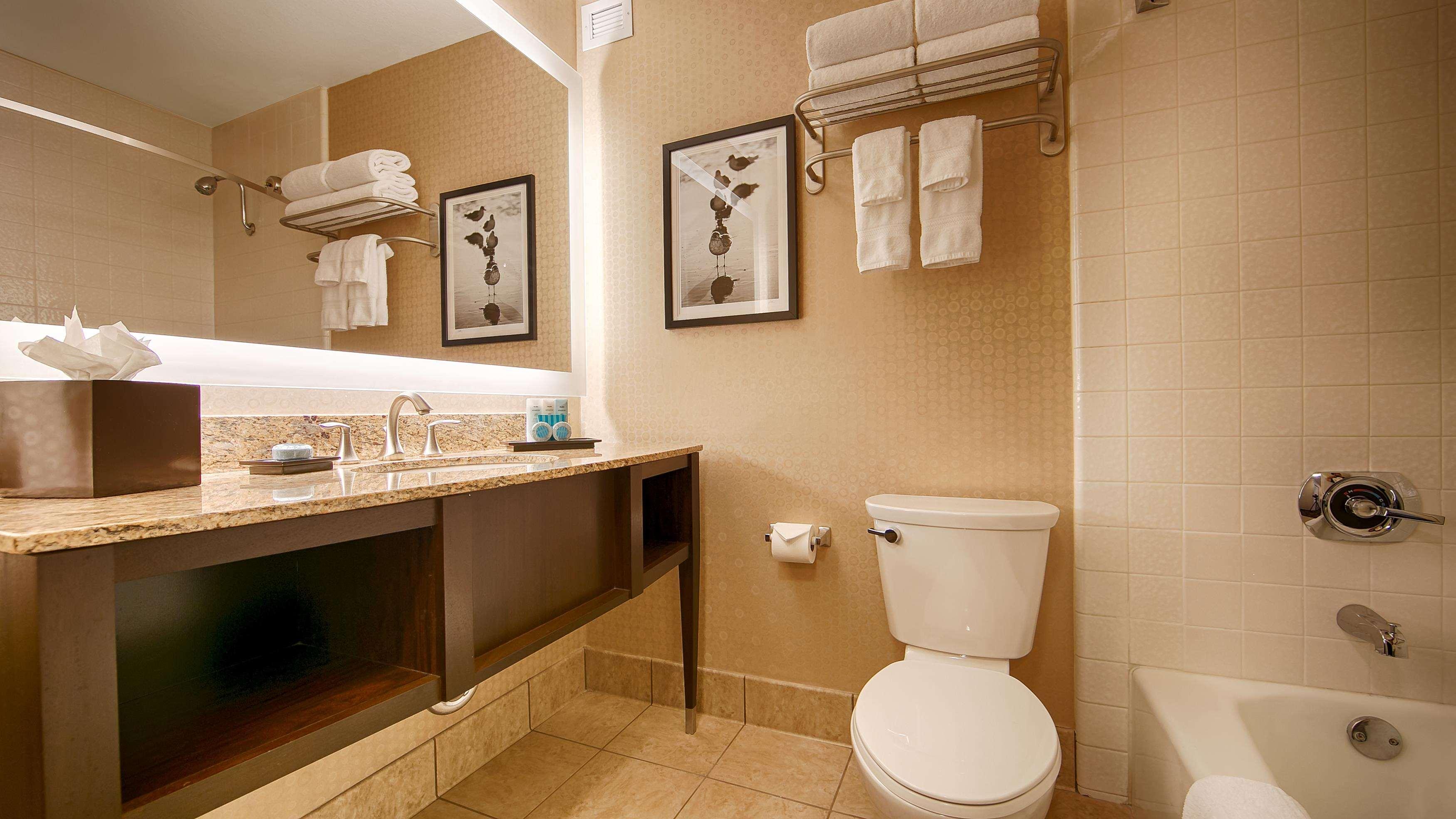 Best Western Plus Suites Hotel Coronado Island Exterior photo