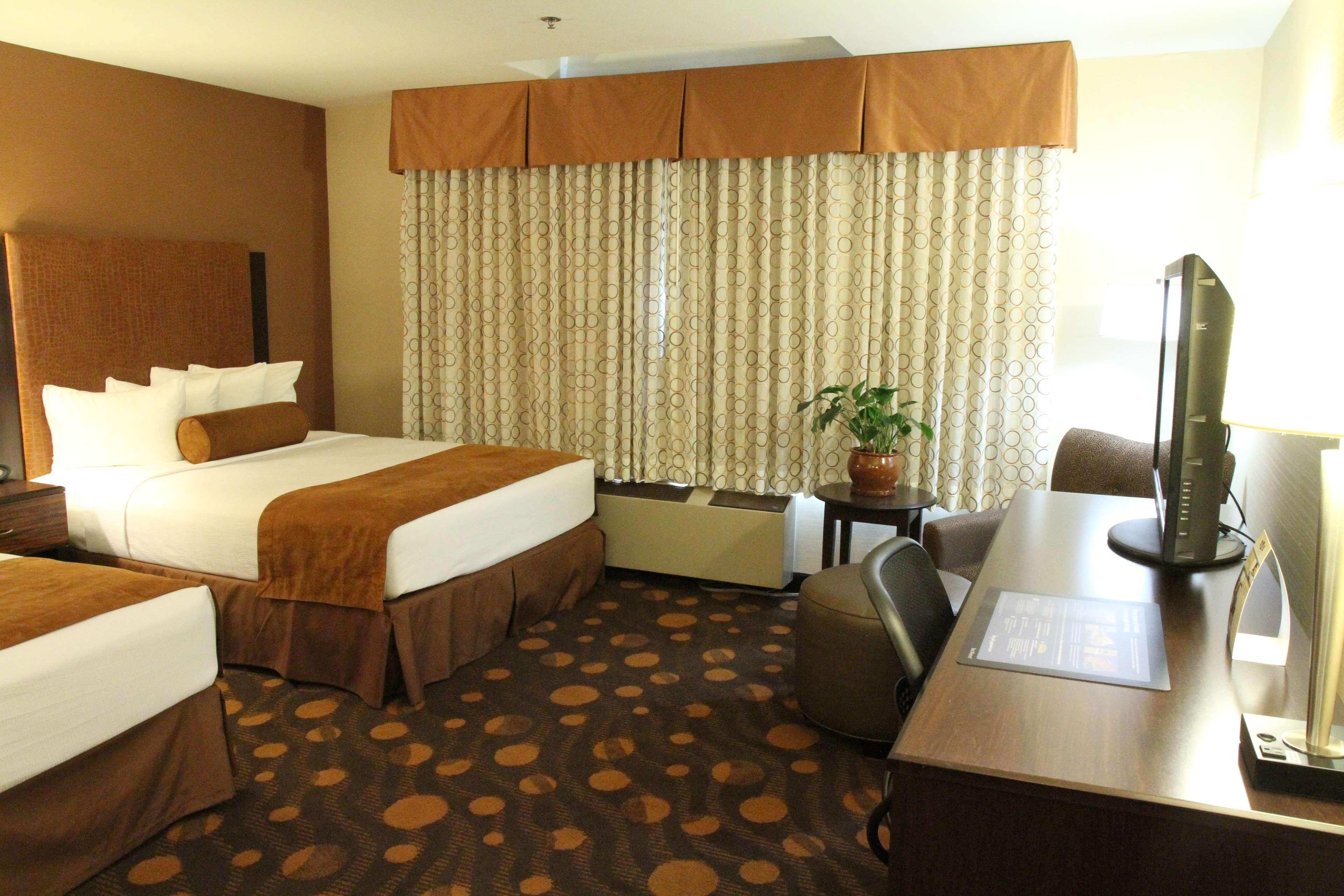 Best Western Plus Suites Hotel Coronado Island Exterior photo
