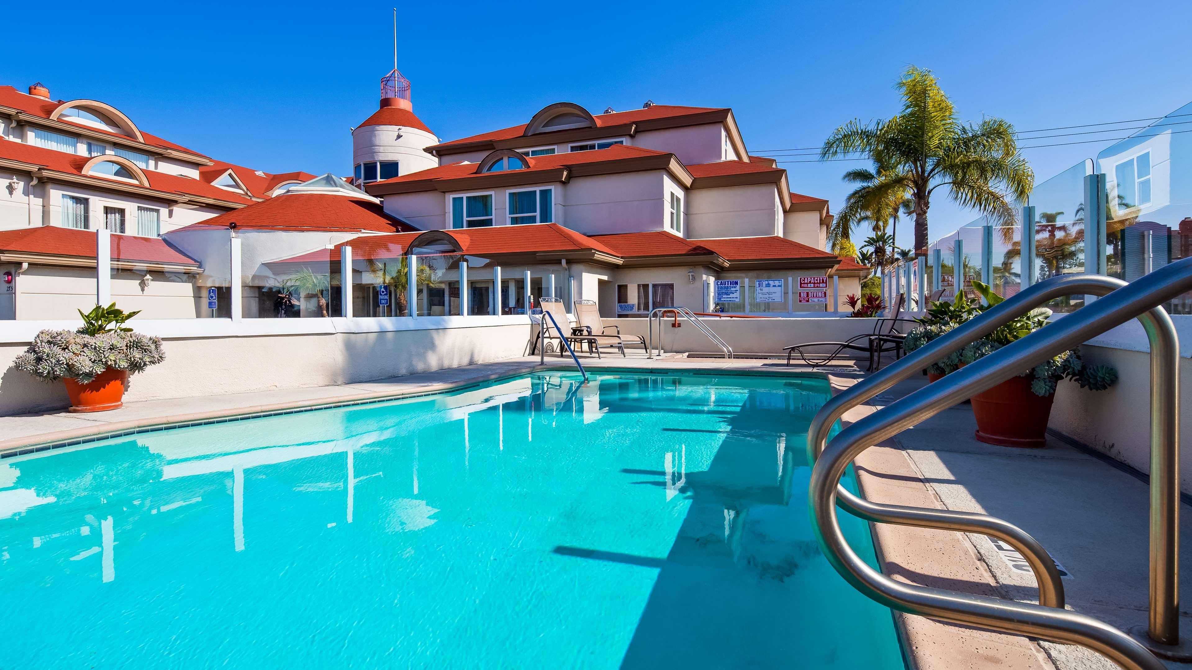 Best Western Plus Suites Hotel Coronado Island Exterior photo
