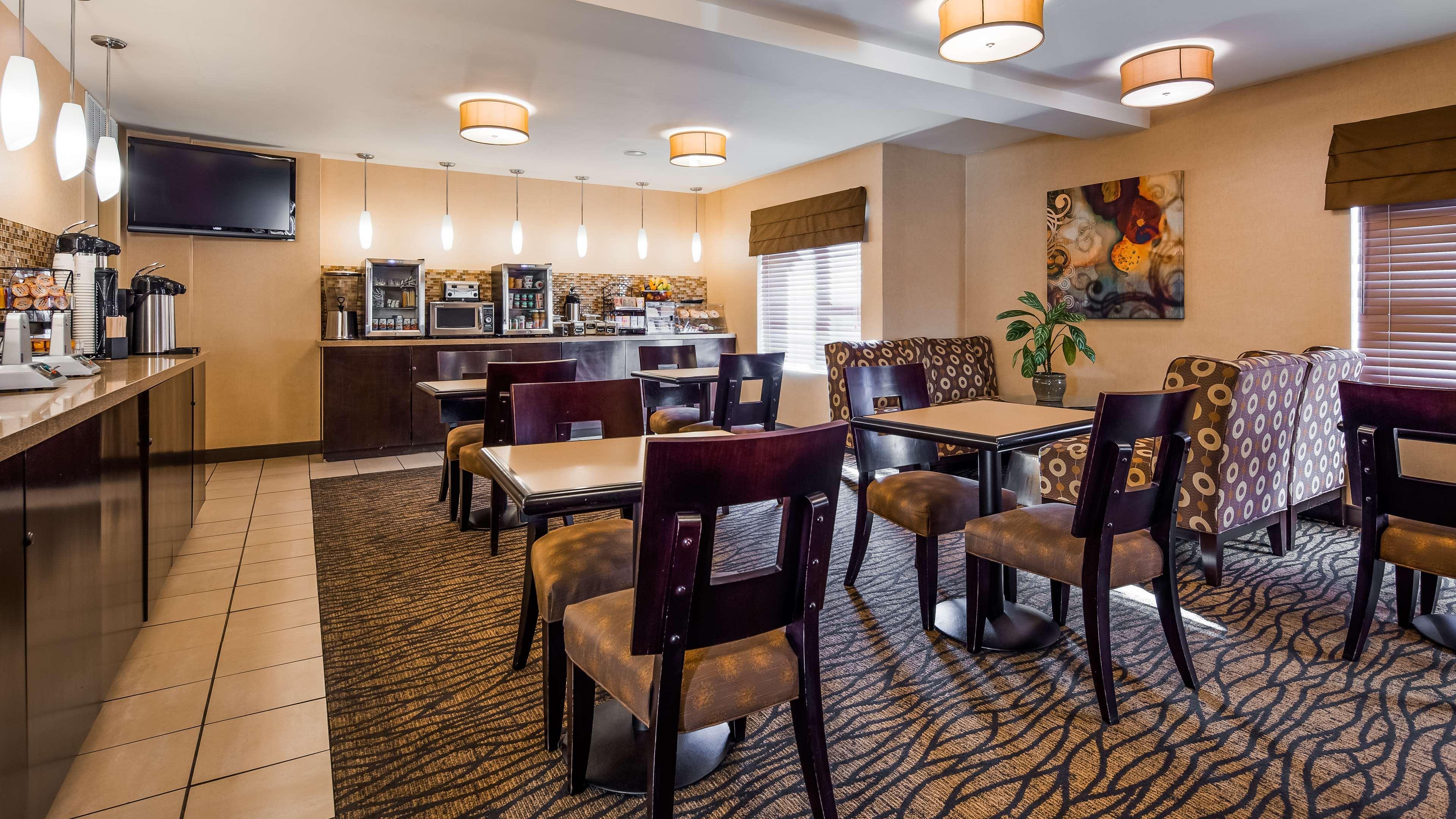 Best Western Plus Suites Hotel Coronado Island Exterior photo