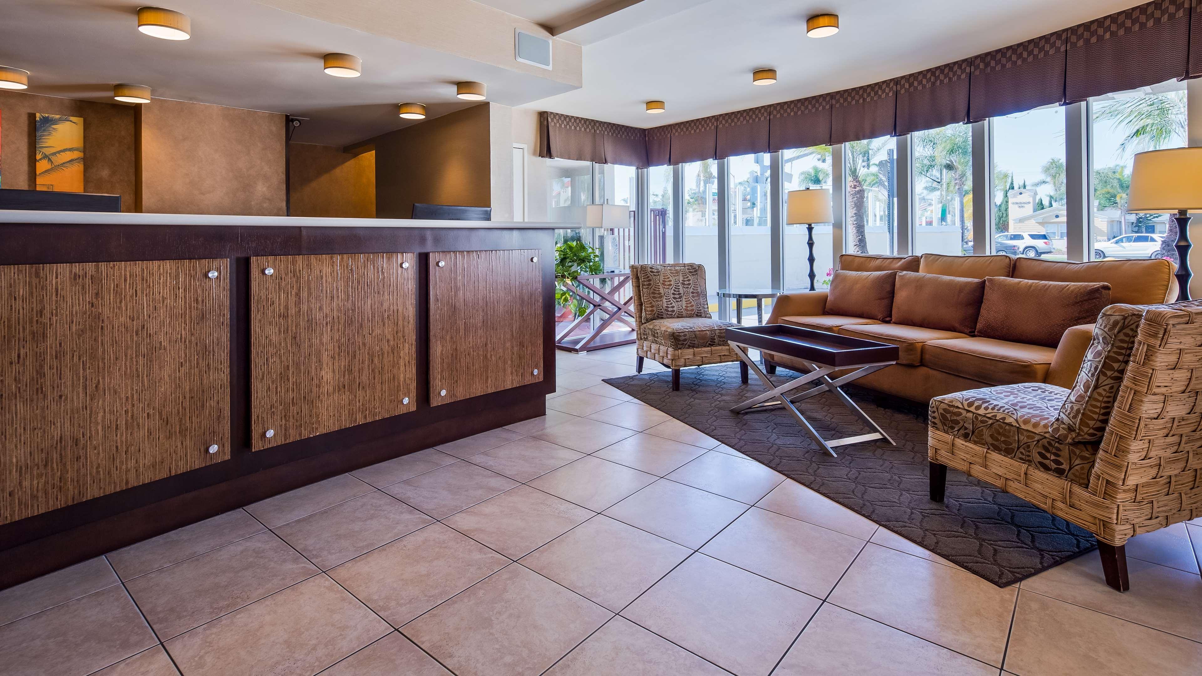 Best Western Plus Suites Hotel Coronado Island Exterior photo