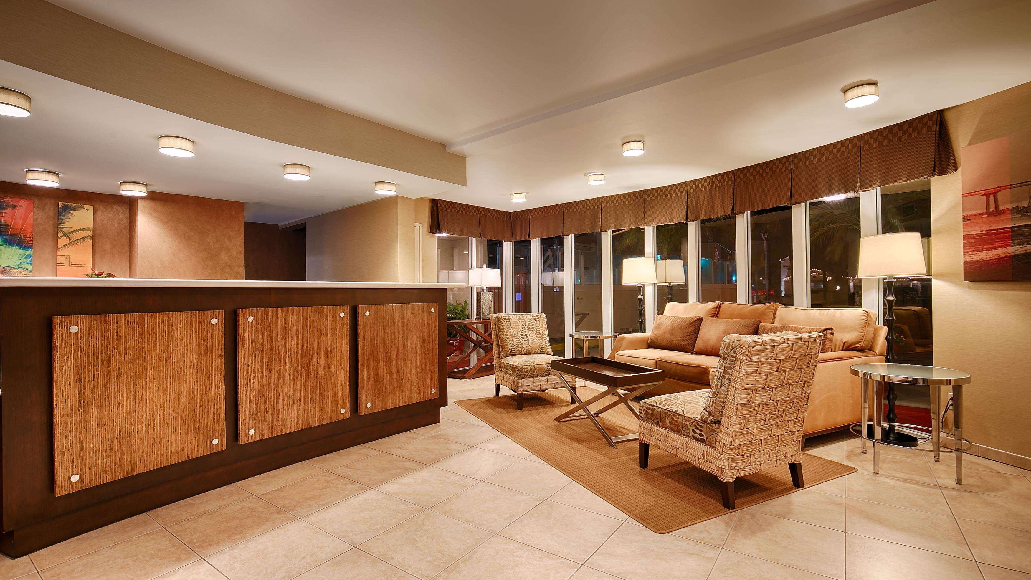 Best Western Plus Suites Hotel Coronado Island Exterior photo