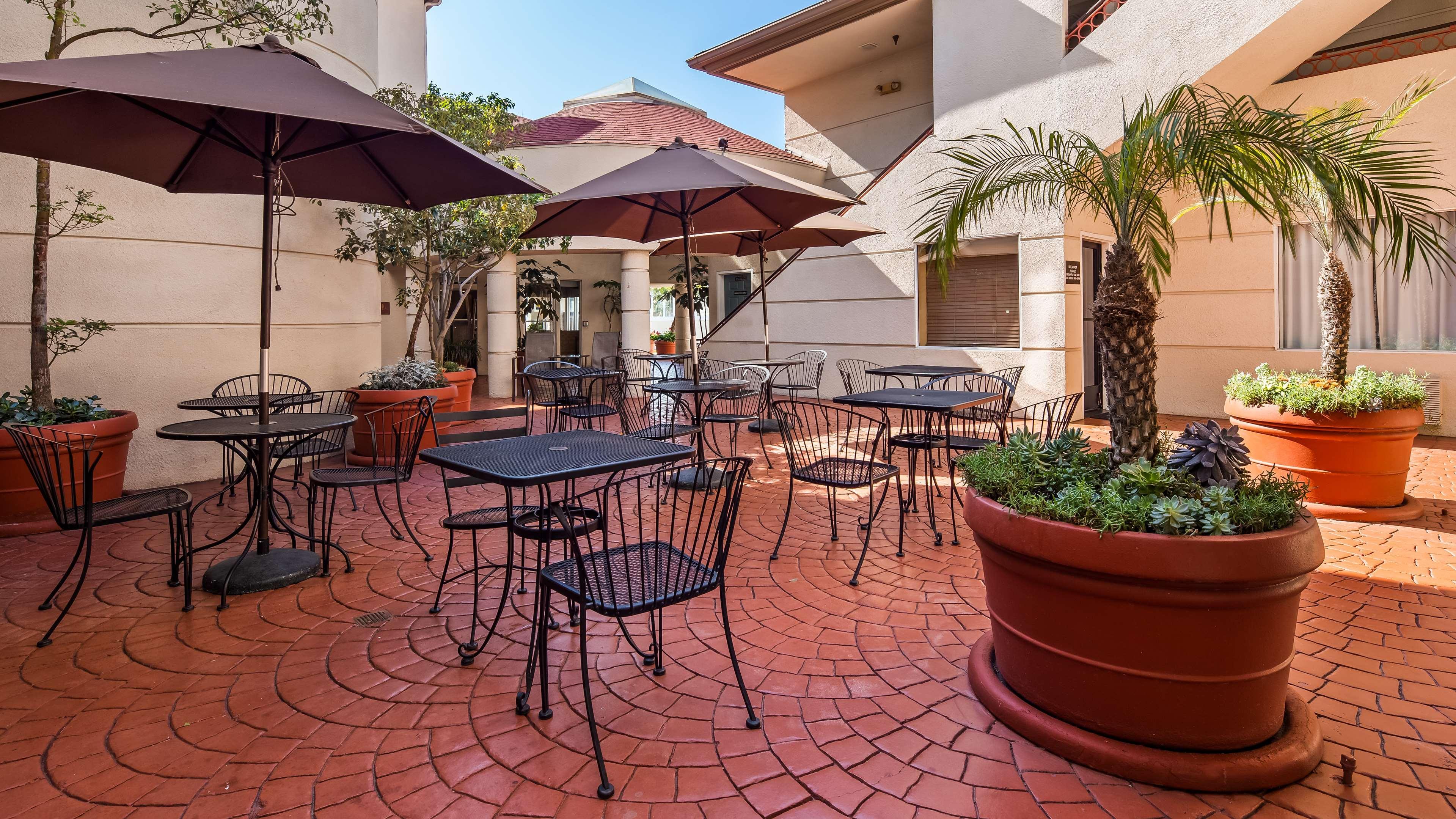 Best Western Plus Suites Hotel Coronado Island Exterior photo