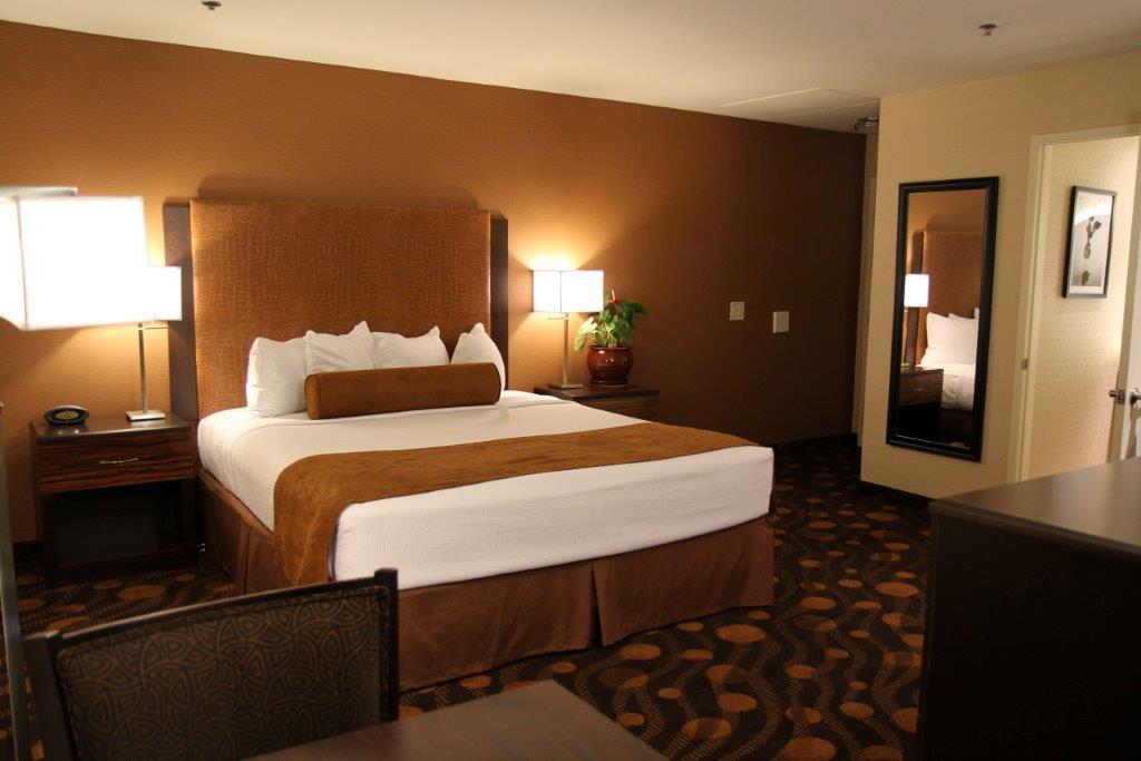 Best Western Plus Suites Hotel Coronado Island Exterior photo