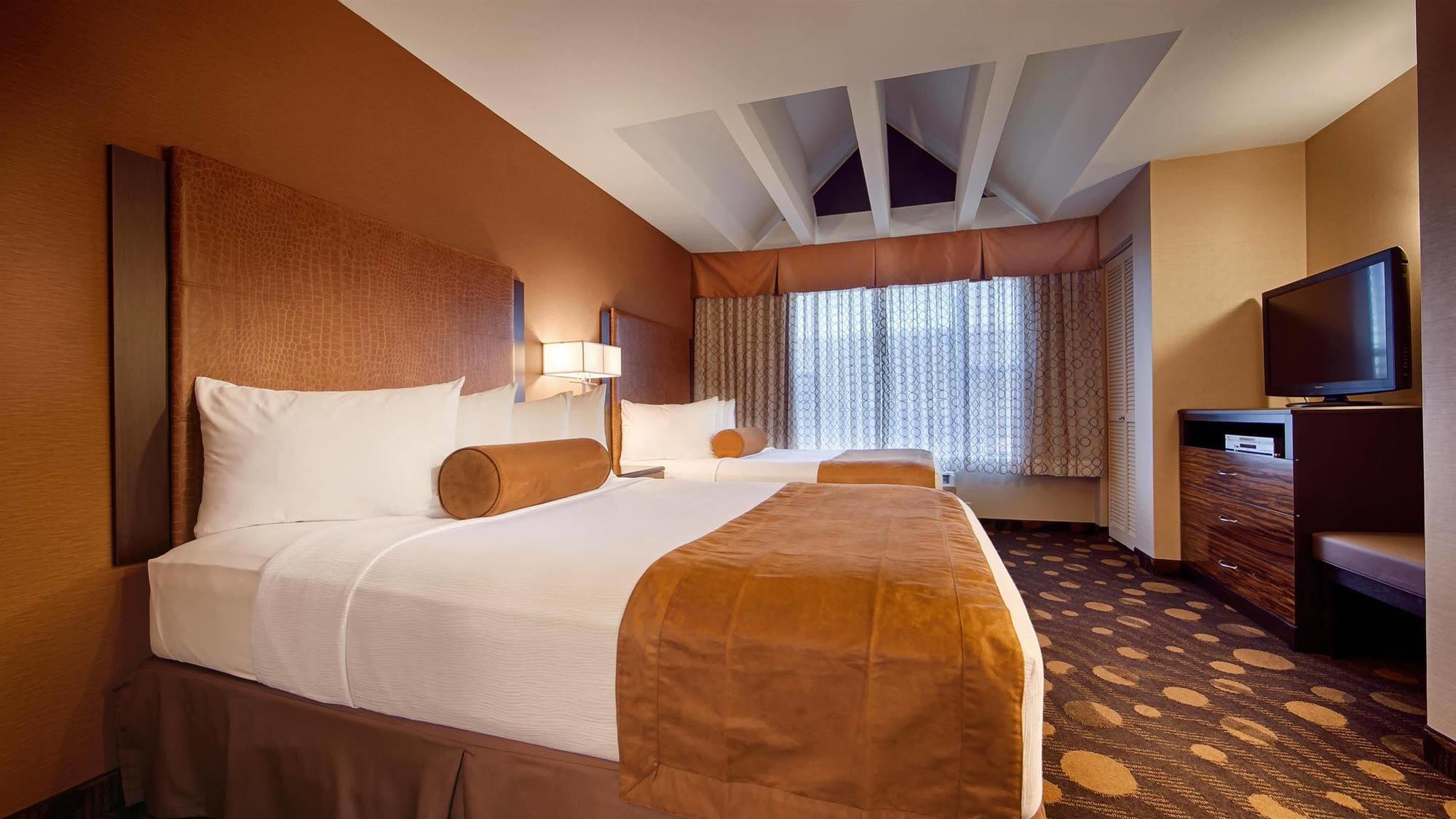 Best Western Plus Suites Hotel Coronado Island Exterior photo