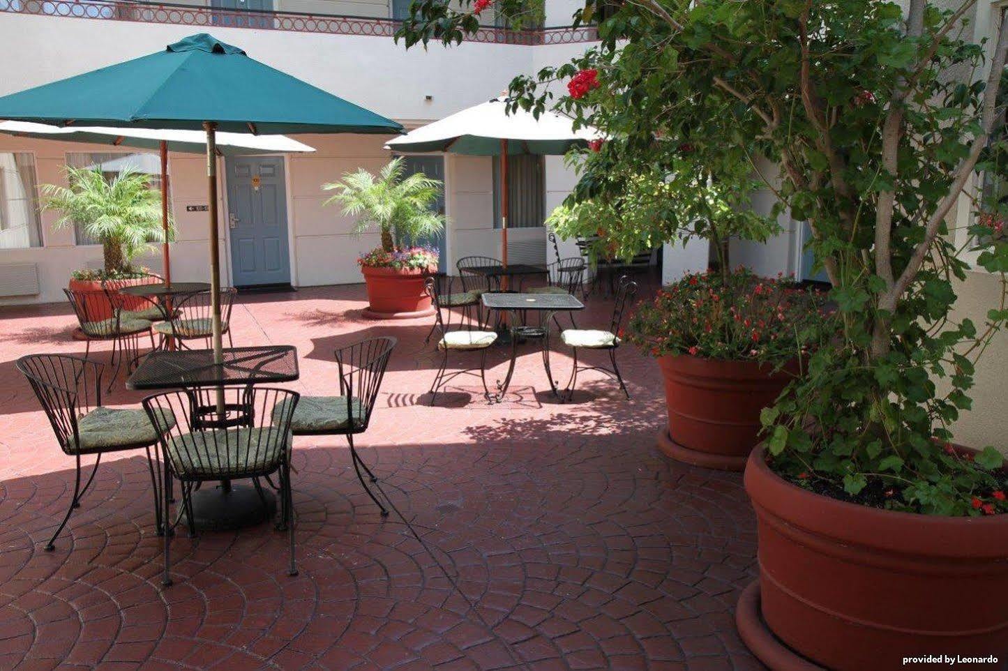 Best Western Plus Suites Hotel Coronado Island Restaurant photo